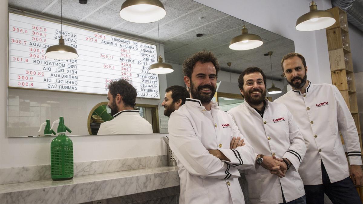 Los tres colegas, de izquierda a derecha: Pau Roca, Gerard Belenes y Pol Puigventós, en Lluritu.