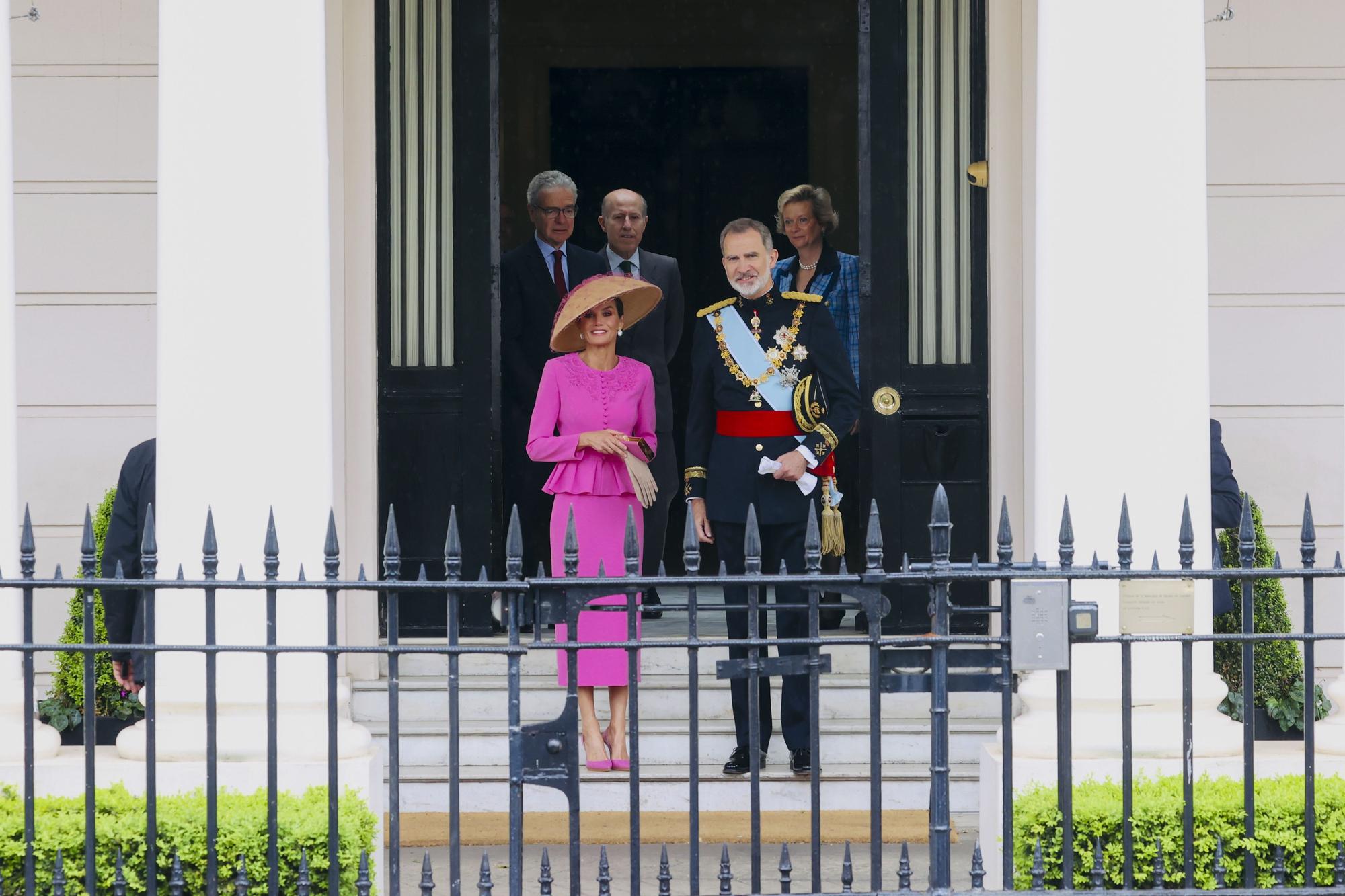 Los reyes Felipe VI y Letizia asisten a la coronación de Carlos III, en imágenes