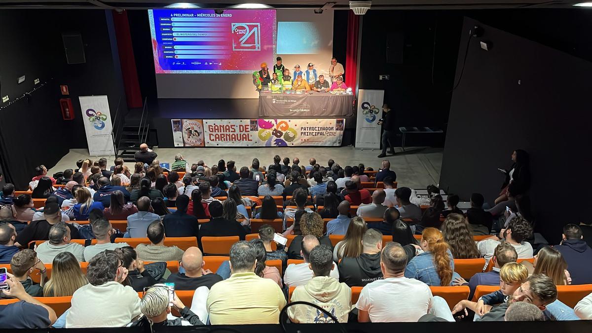 Ambiente en la Caja Blanca durante el sorteo del COAC 2024.