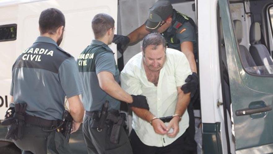 Ribas entra en los juzgados de Isidor Macabich para declarar, el 24 de julio de 2012.