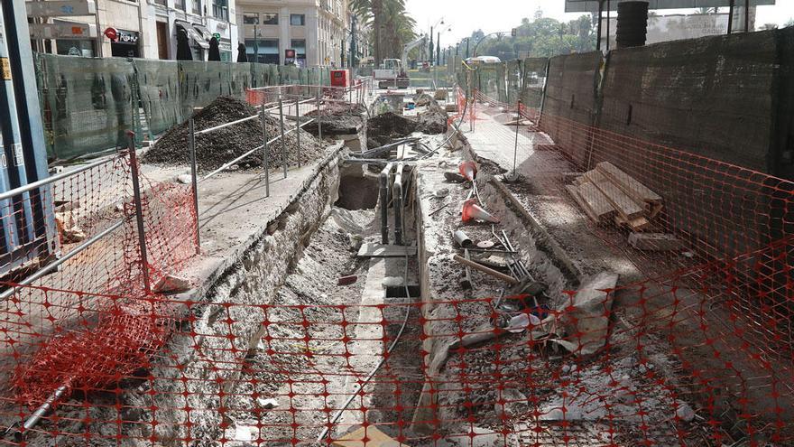 Obras correspondientes a la calzada lateral de la Alameda.