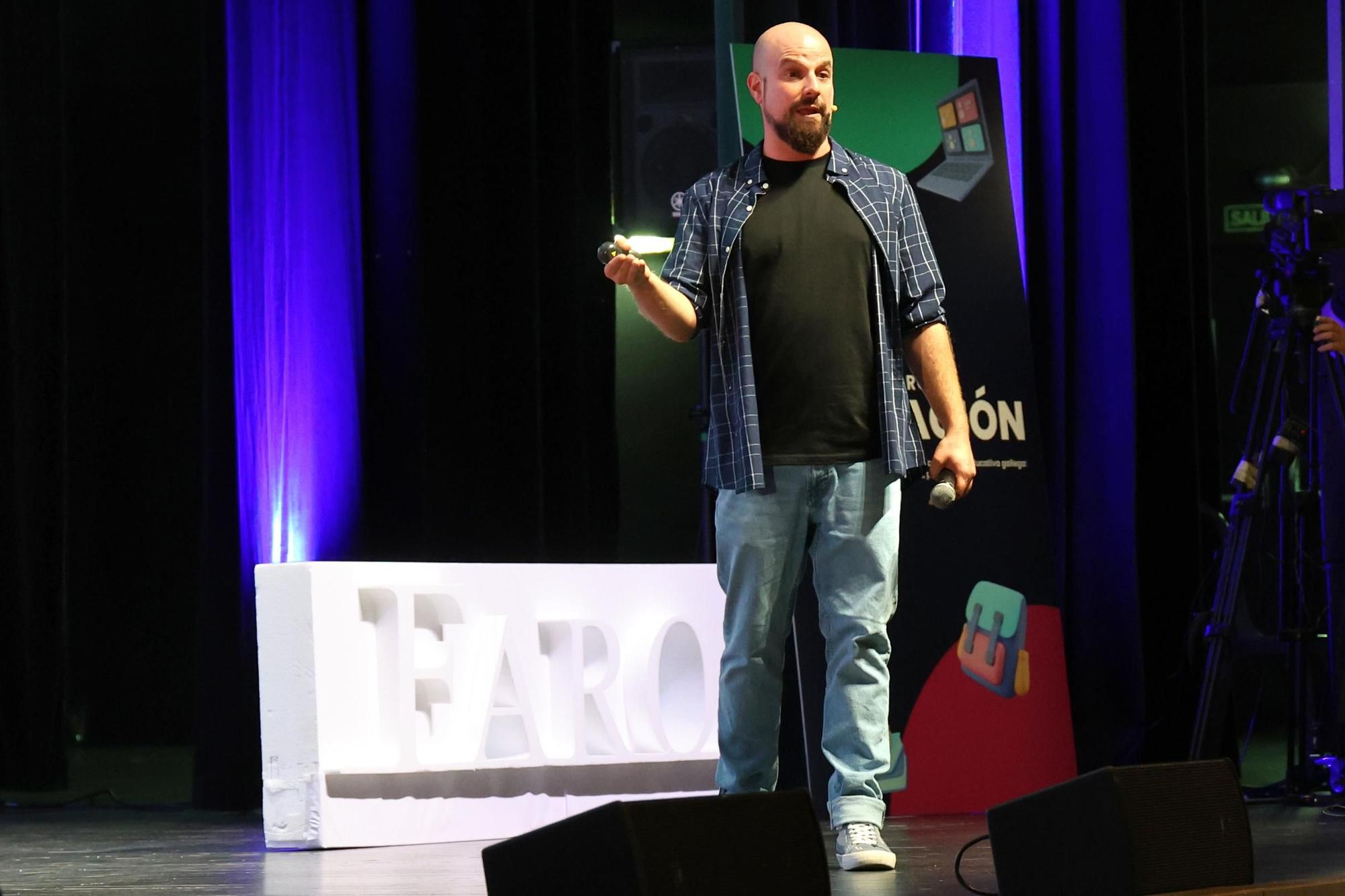 El maestro y neuropsicólogo al frente de @Thinksforkids Raúl Bermejo, durante la ponencia