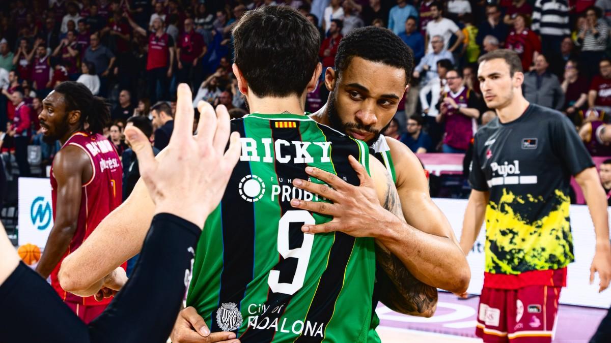 Cameron Hunt y Ricky Rubio se abrazan tras la victoria en Lleida