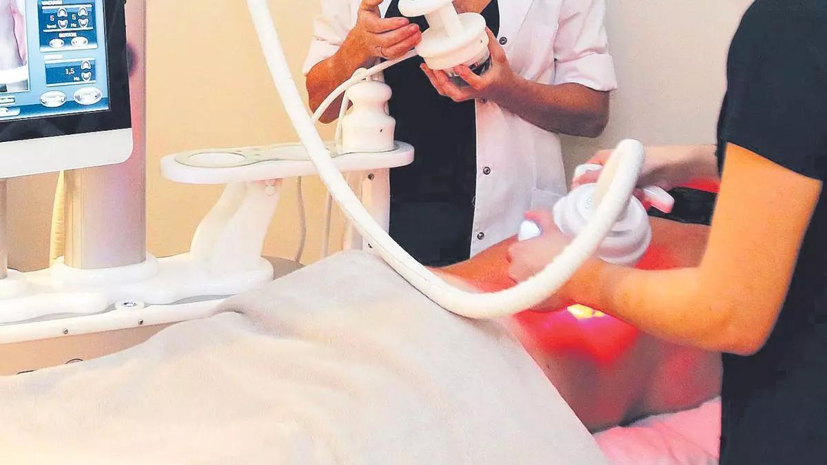 La mujer, una profesora de Vigo, se sometió a una operación estética y la mutua le denegó el derecho a percibir una prestación por incapacidad temporal