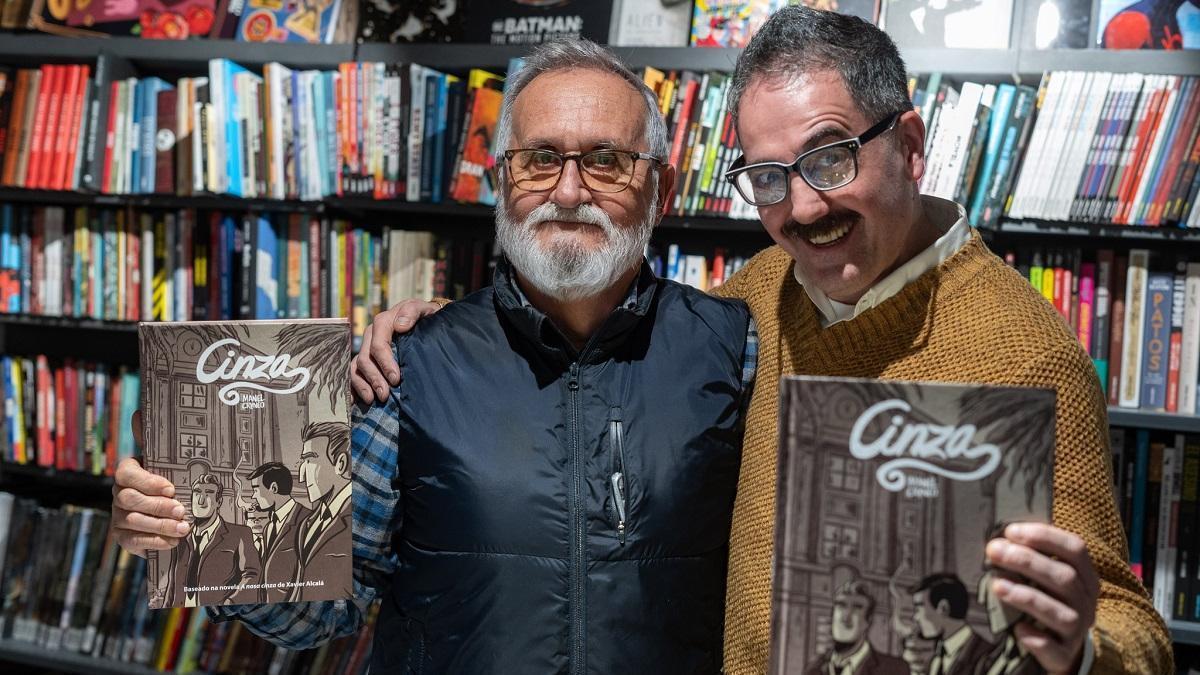 Manel Cráneo, co seu cómic &quot;Cinza&quot;, xunto con Xavier Alcalá