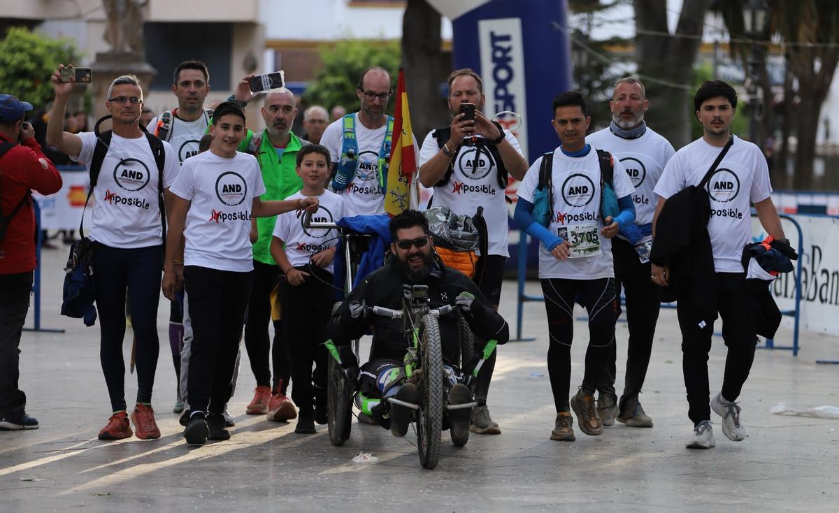 Llegada de Alejandro Navarro en el reto de los 101 kilómetros de Ronda.