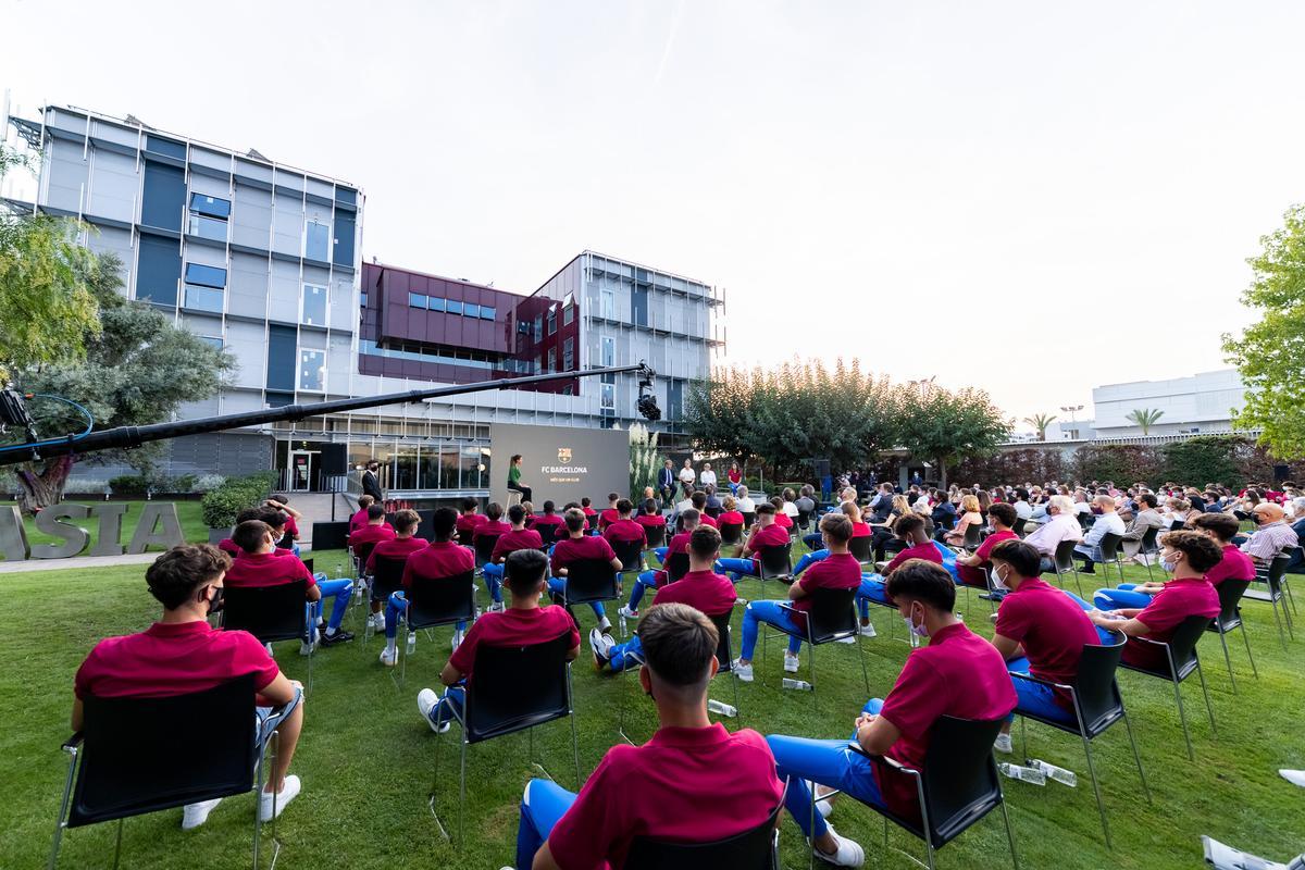 La inauguración de la Masia Femenina, en imágenes
