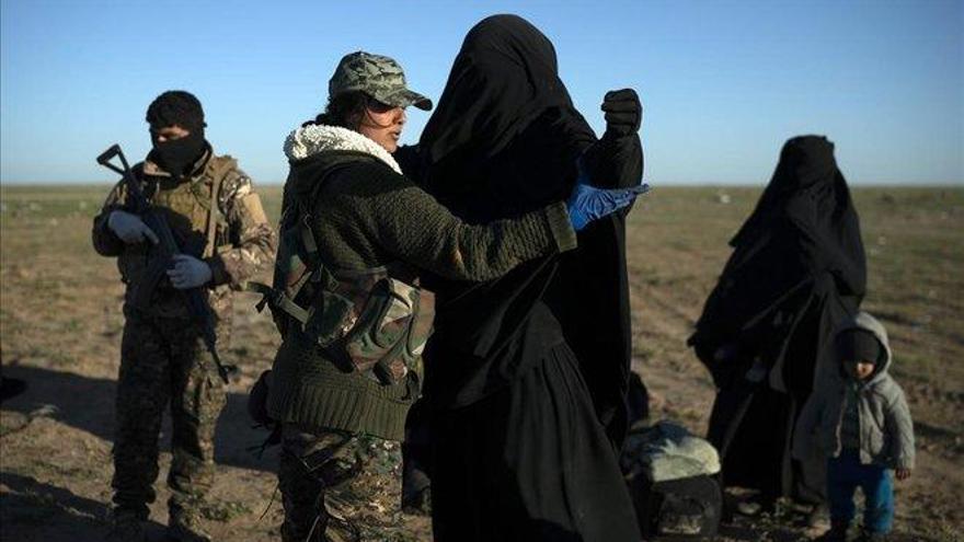 Repatriadas dos mujeres estadounidenses vinculadas al Estado Islámico y seis niños