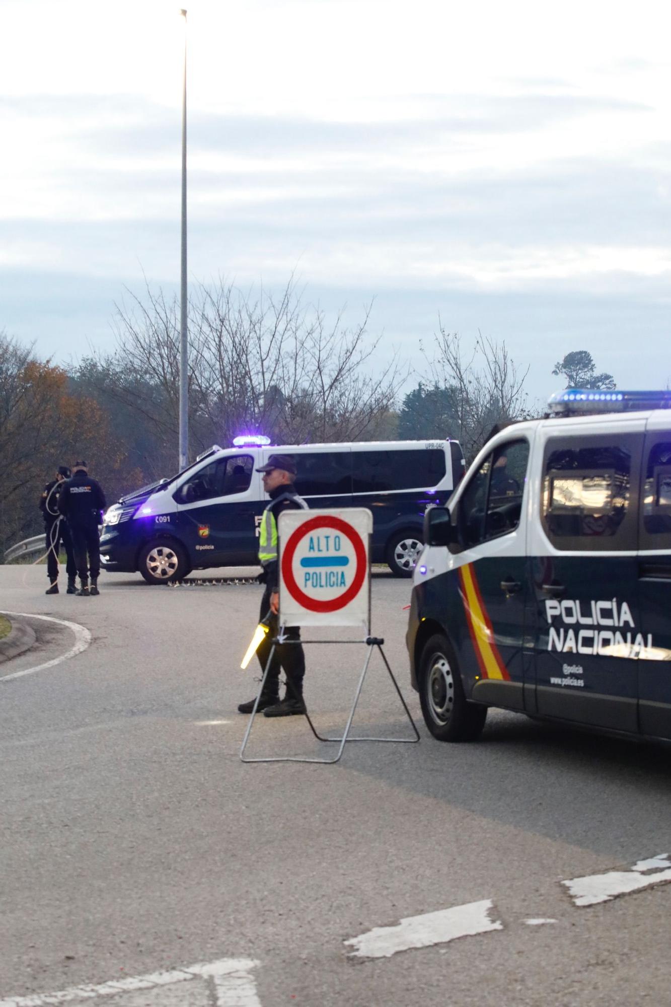 En imágenes: Control policial por la oleada de robos en Gijón