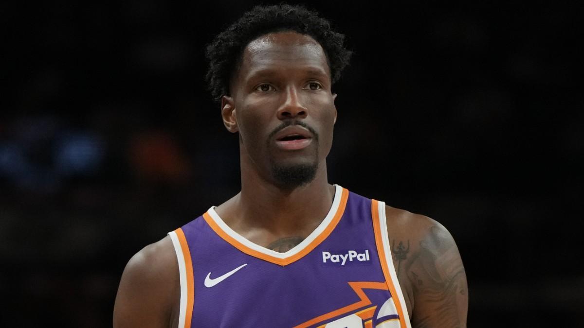 Nigel Hayes-Davis, in a game with the Suns