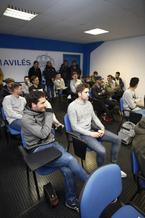 Rueda de prensa de la directiva del Real Avilés