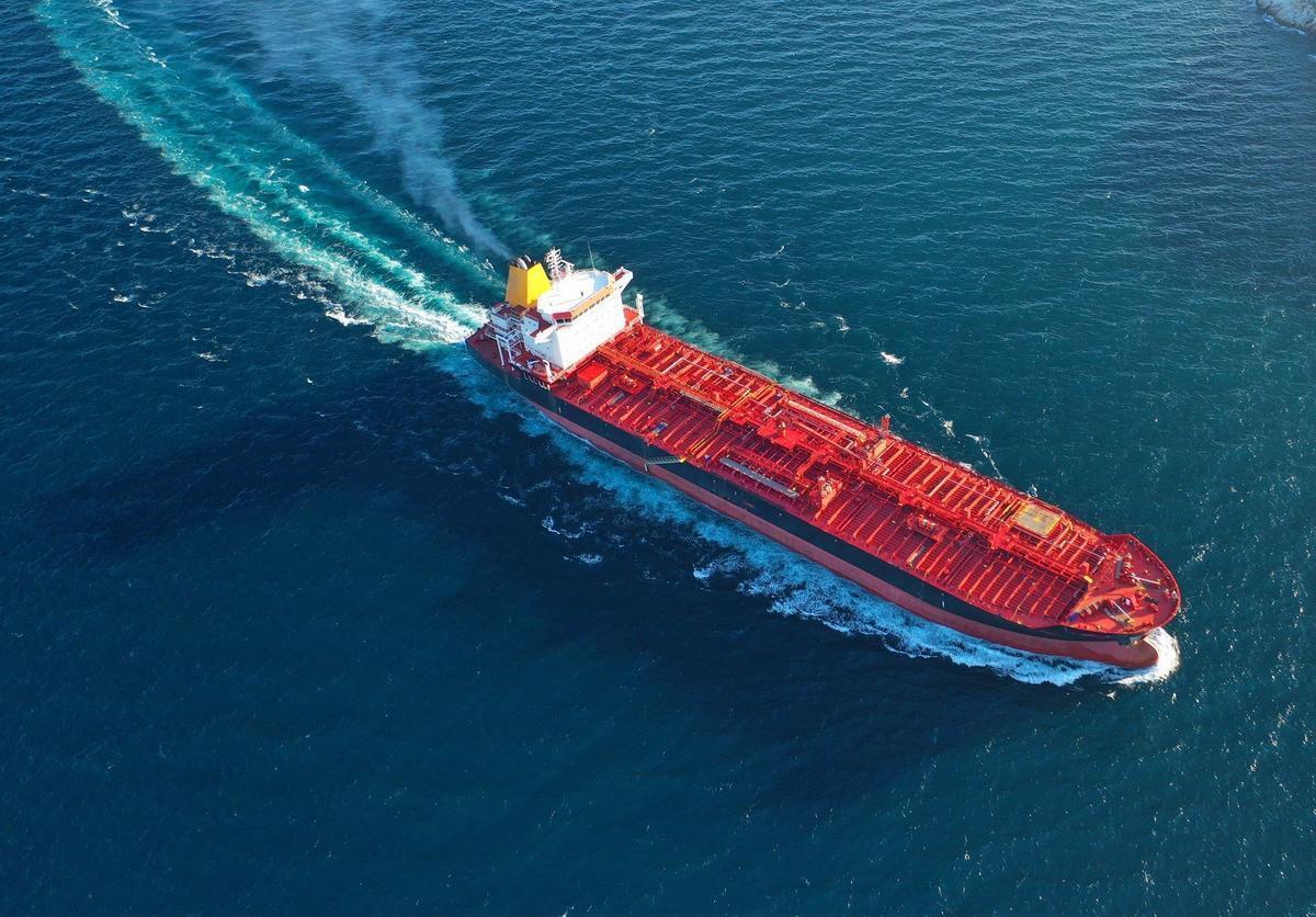 Barco de transporte de petróleo. Barco de transporte de petróleo.