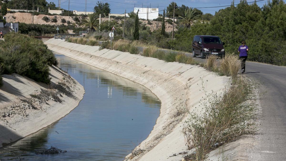 Canalizaciones del trasvase Tajo-Segura en el Campo de Elche