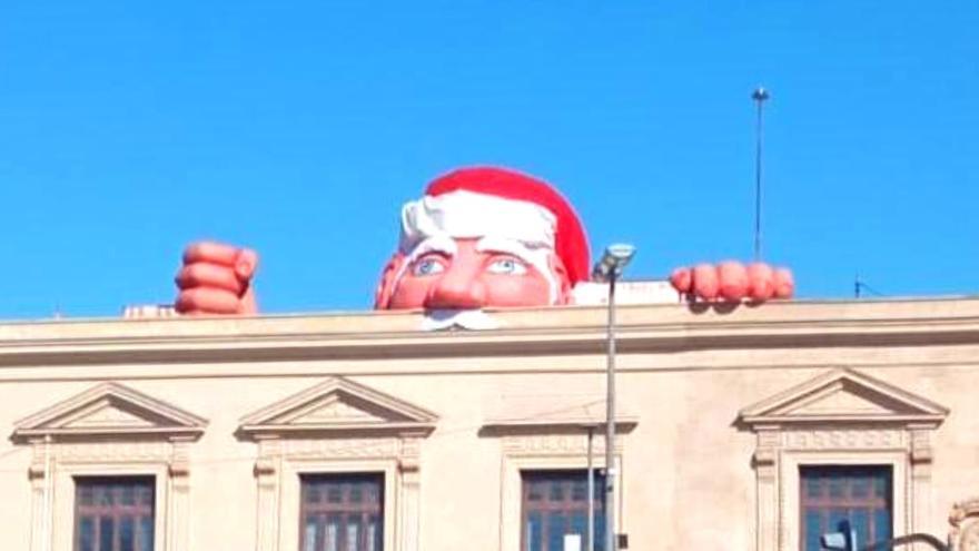 París &#039;copia&#039; la escultura más polémica de Murcia