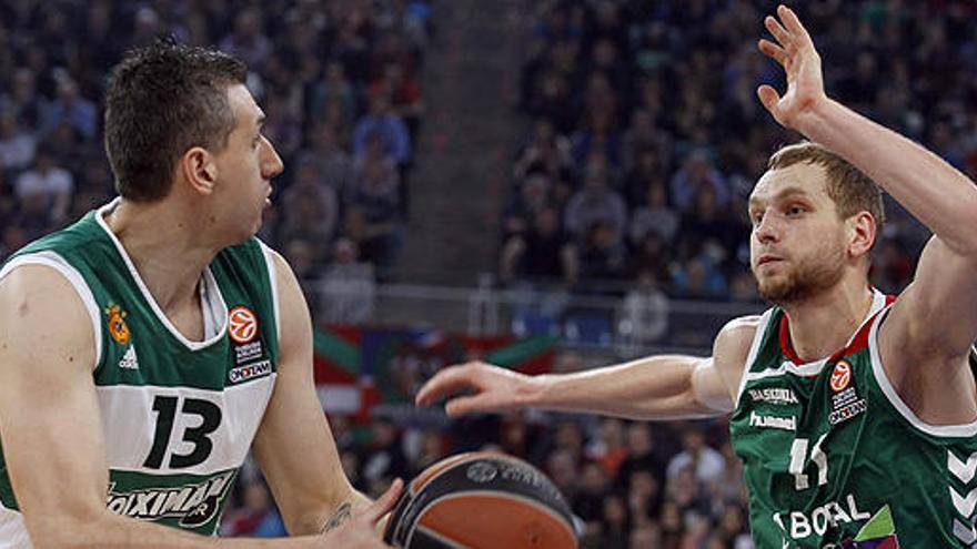 Diamantidis y Blazic en una acción del partido.