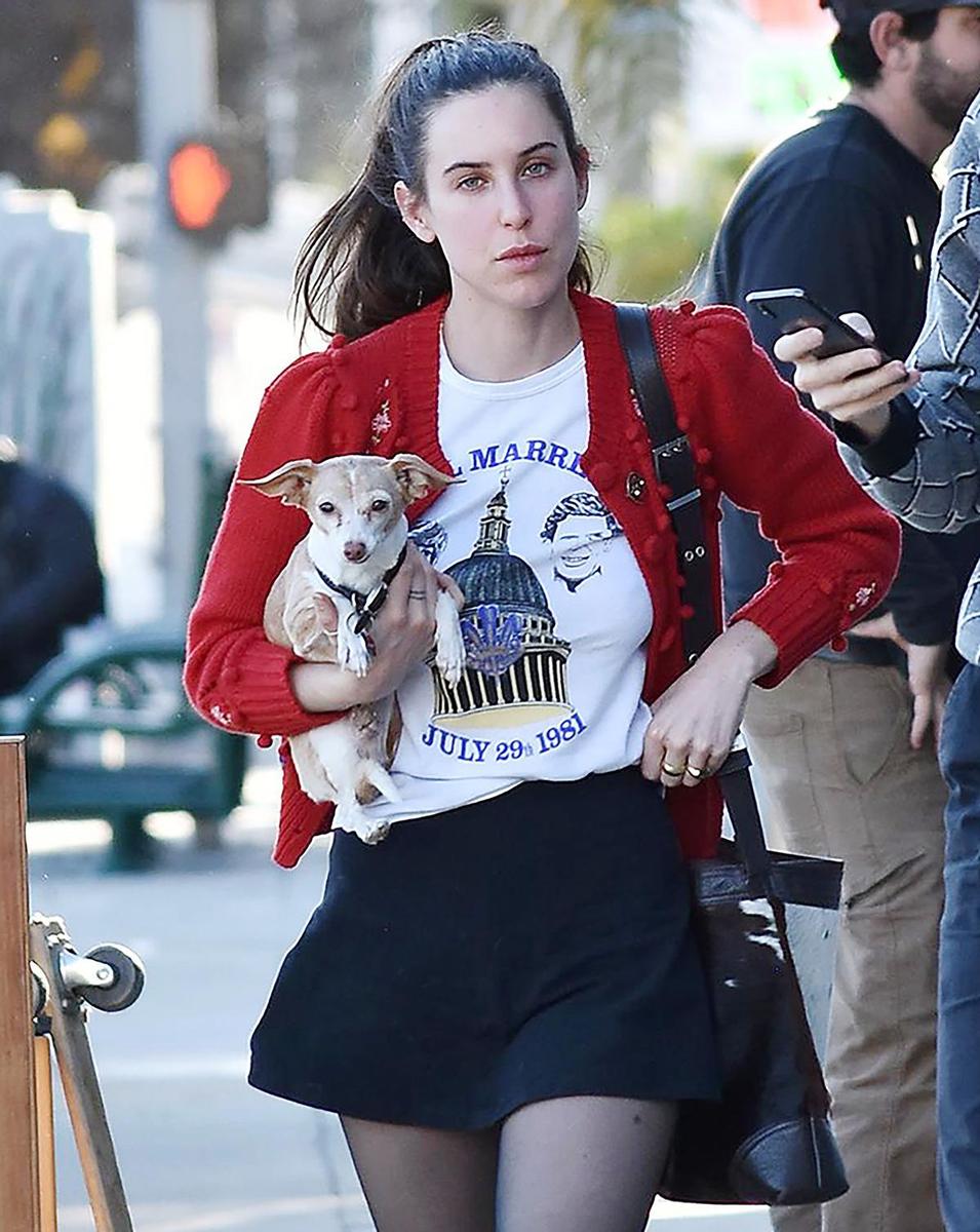 Scout Willis con su perro