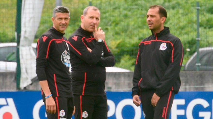 José Luis Martí, Fabián Rivero y Alejandro Esteve, durante el entrenamiento de ayer.