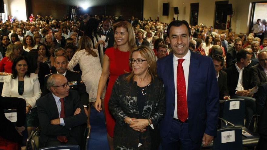 Maíllo, Martín Pozo y San Damián, acompañados del resto de autoridades en su entrada al acto.