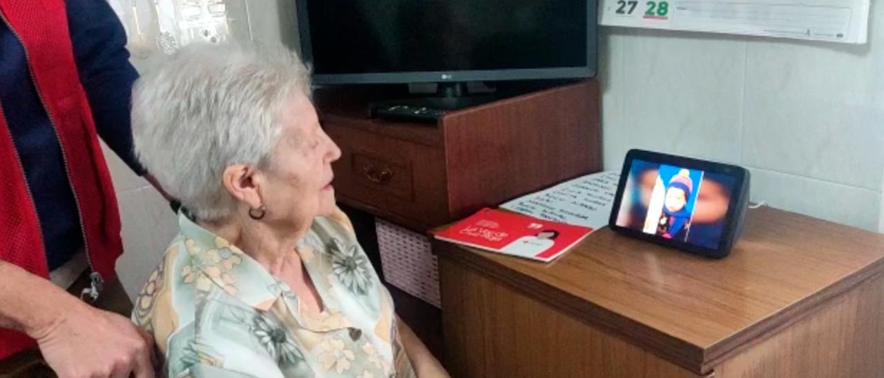 Una amiga virtual para las personas mayores que viven solas en Gijón