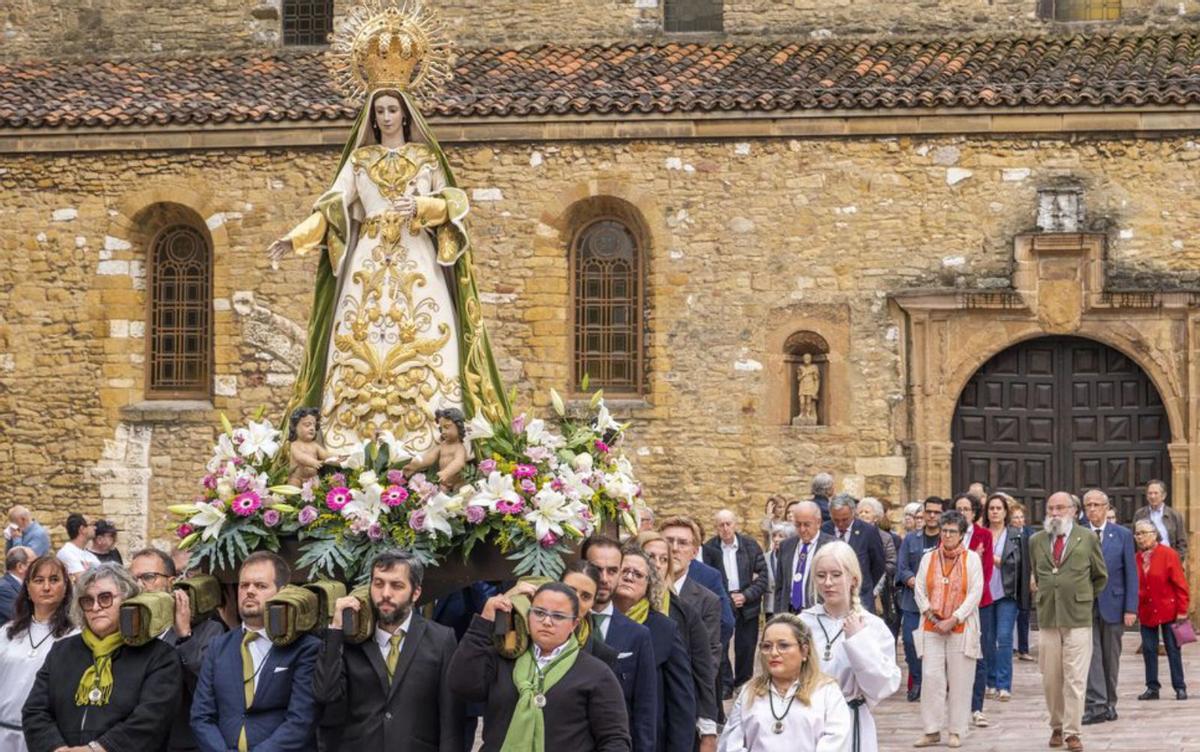 La Esperanza vuelve a La Balesquida tras tres días de rezos en su honor