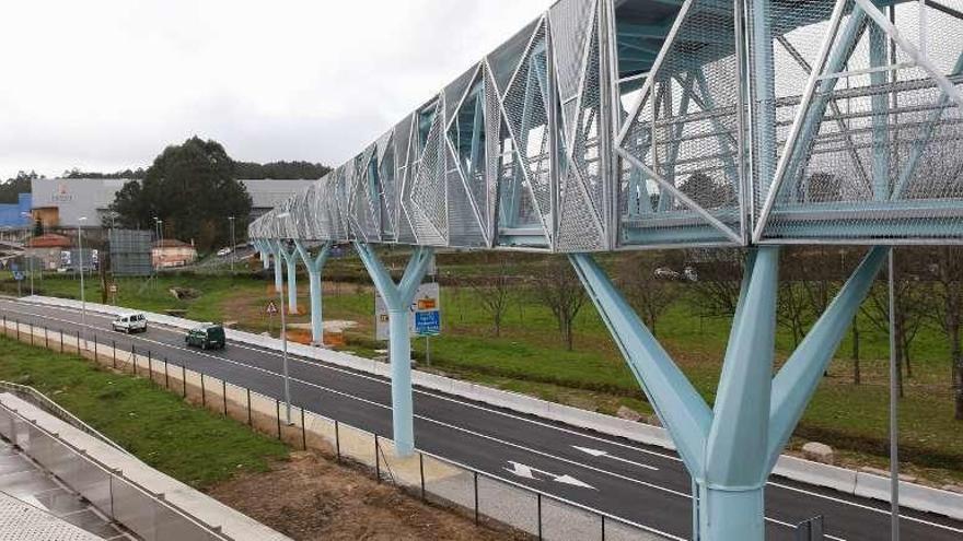 La estructura, de acero galvanizado, se compone de 10 vanos. // R. G.