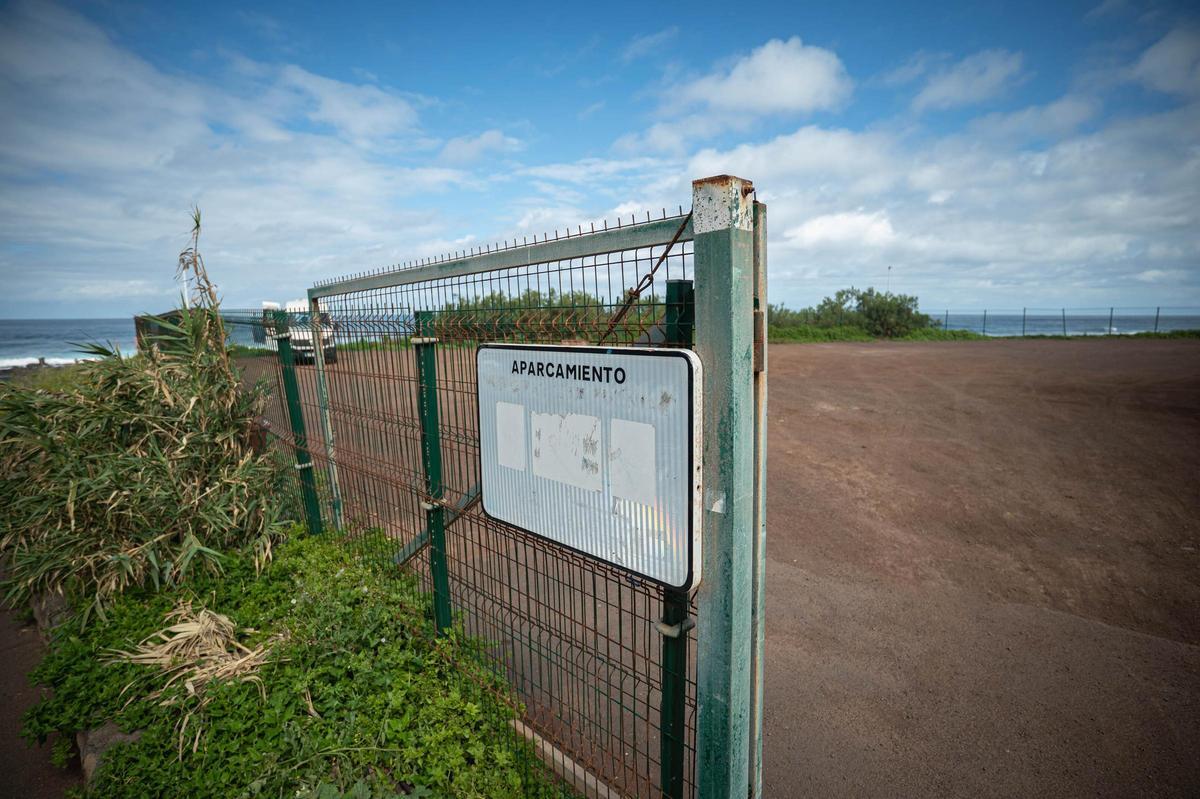 Aparcamiento de la Punta del Hidalgo, que pasará a tener acceso limitado