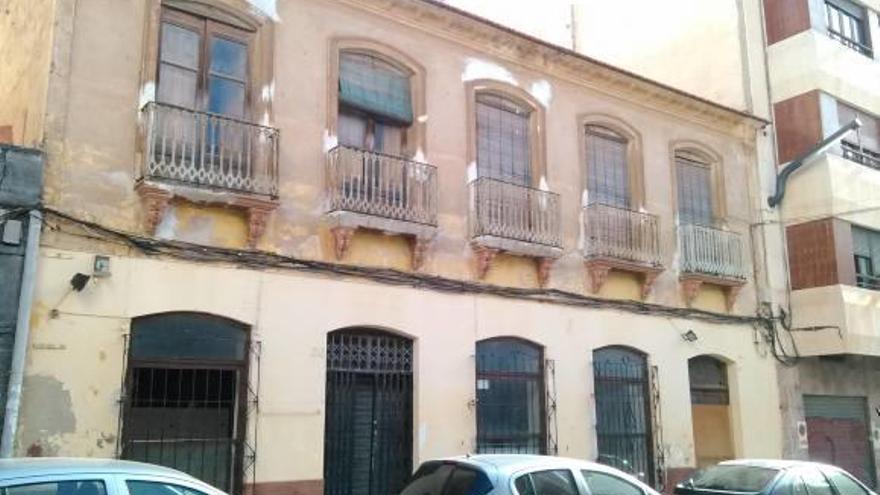 Torrevieja permutó una parcela industrial de 2 millones por una casa protegida y un jardín