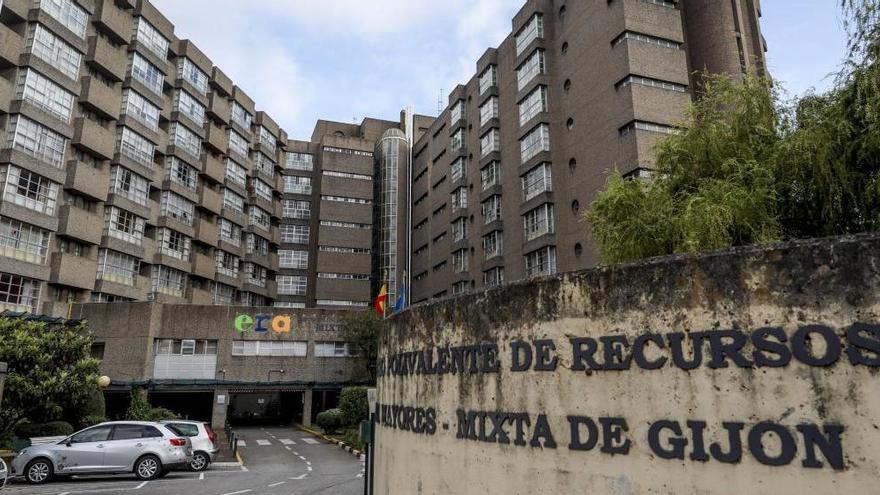 Brote en el mayor geriátrico regional, la Mixta de Gijón, con dos empleados positivos