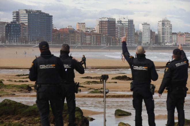 El operativo de seguridad por el hallazgo del proyectil, en imágenes