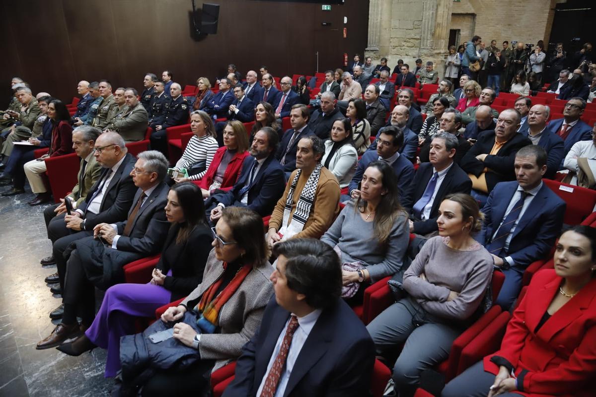 Asistentes al acto de firma que ha tenido lugar hoy en la Sala Orive.