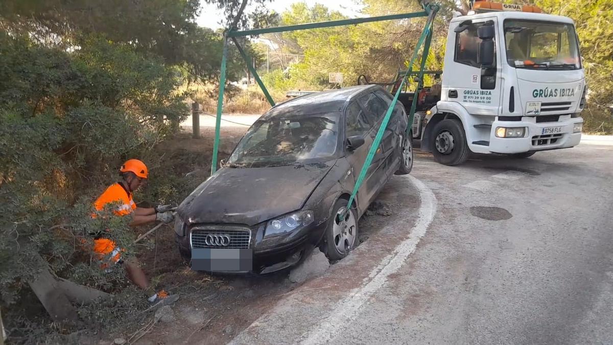 La conductora ha perdido el control en la rotonda de entrada a ses Salines.