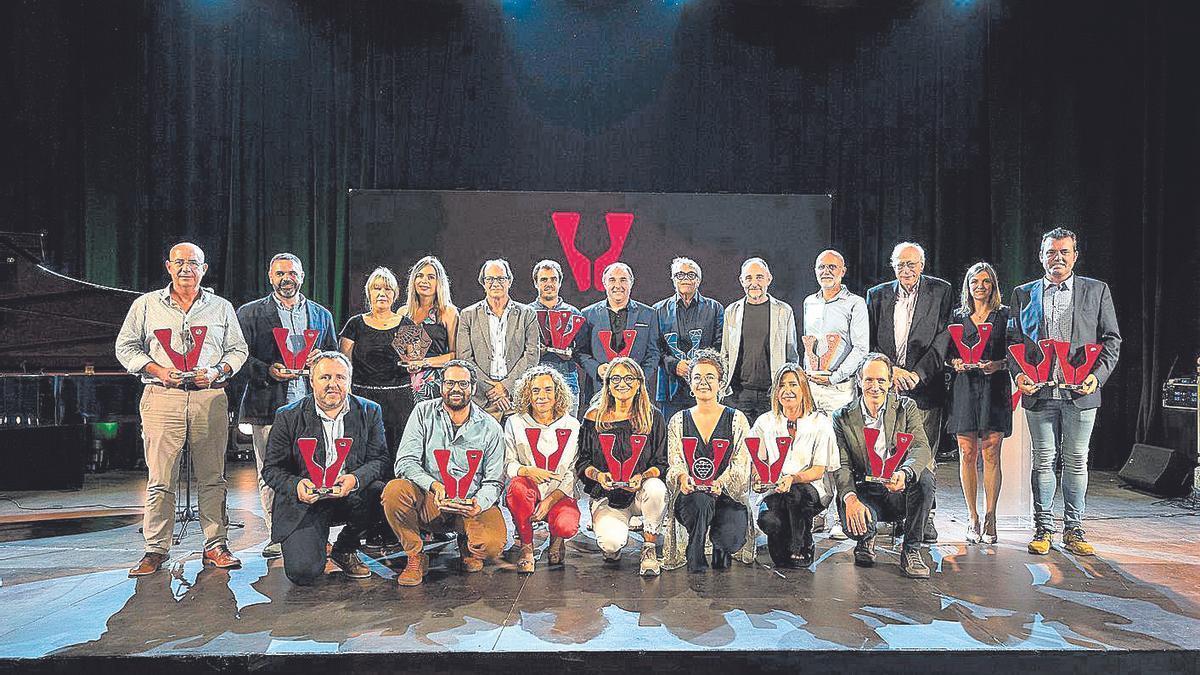 Alguns guardonats a l’onzena gala dels Premis Vinari. | JORDI PLAY/VADEVI
