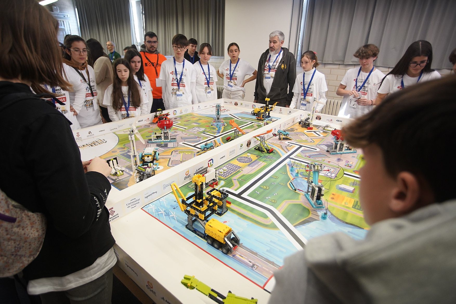 Les imatges de la «First Lego League» a Girona