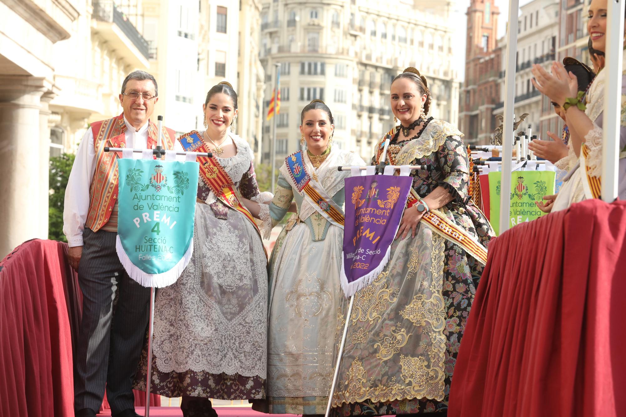 Entrega de los premios de las Fallas 2022 a las comisiones (I)