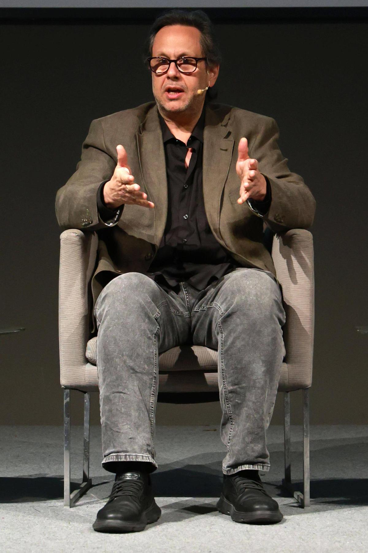 El escritor Gil Romero.