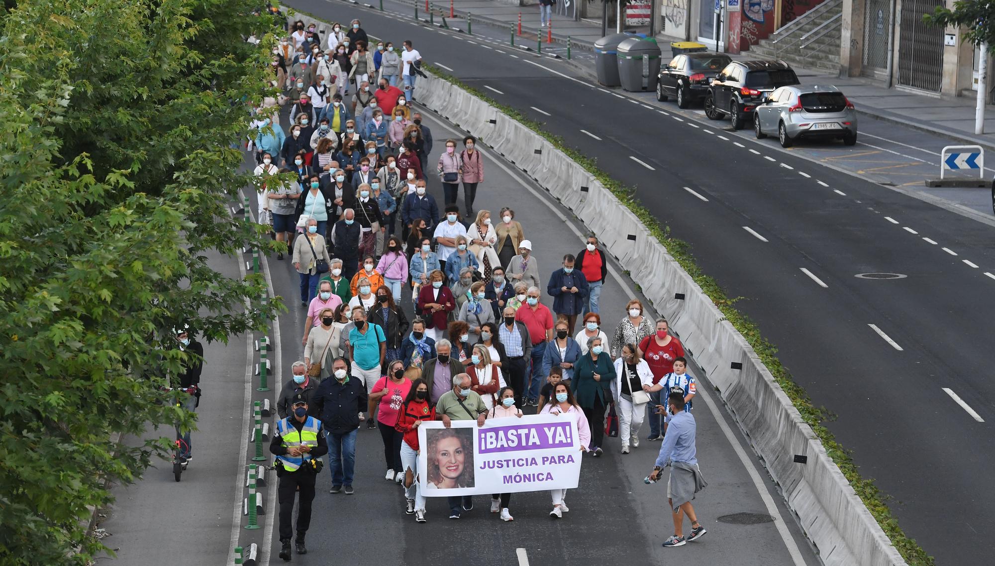 Los vecinos marchan contra el crimen machista de O Birloque