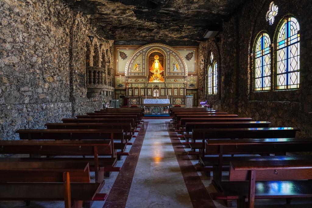 Interior del Santuario de la Virgen de la Esperanza, Murcia.