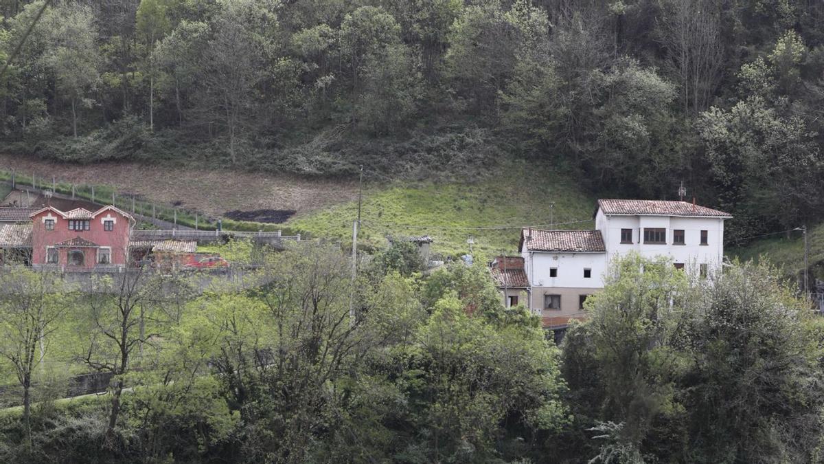 Vista panorámica de la vivienda donde vivían juntos el parricida y su padre.