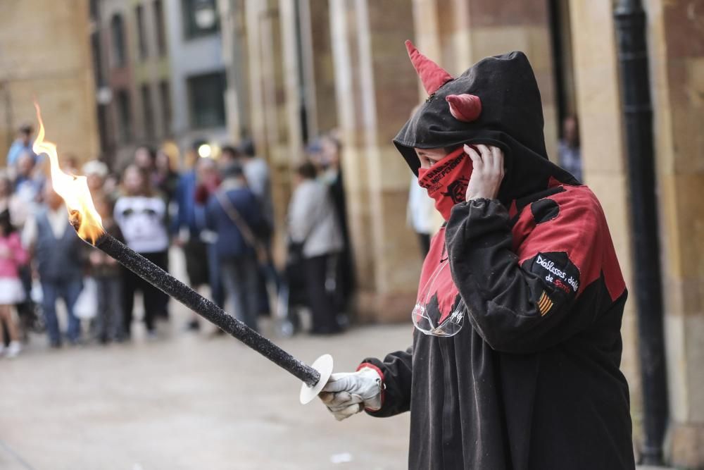 Los "correfocs" de Sarriá en Oviedo