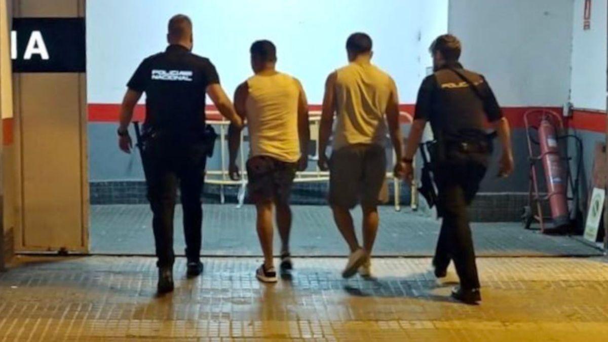 Erwischt! Die Polizei hat zwei Männer festgenommen, die Urlauber auf Mallorca bestohlen haben.