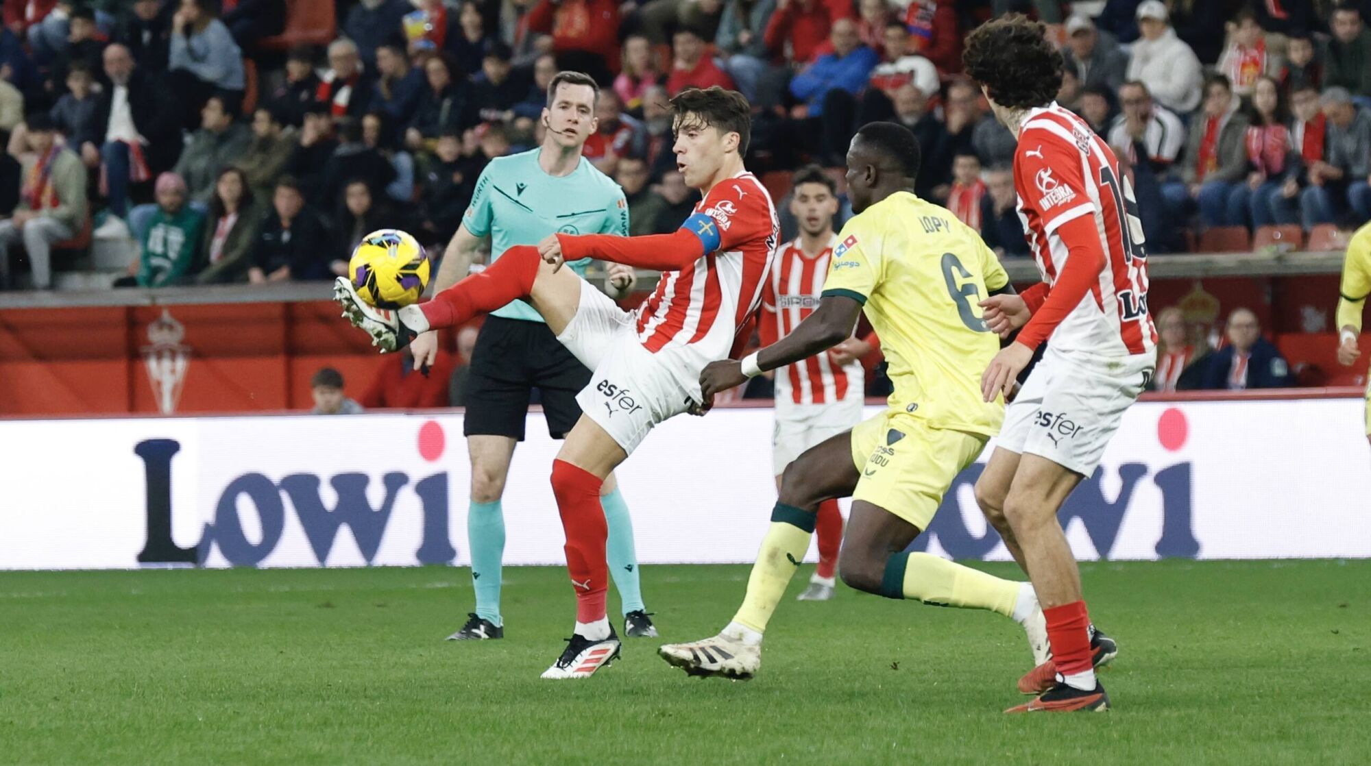 En imágenes: Sporting-Almería jugó en El Molinón