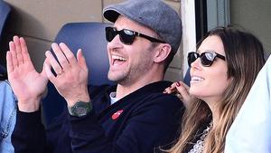 Justin Timberlake i Jessica Biel segueixen un partit de tennis, en una imatge d’arxiu.