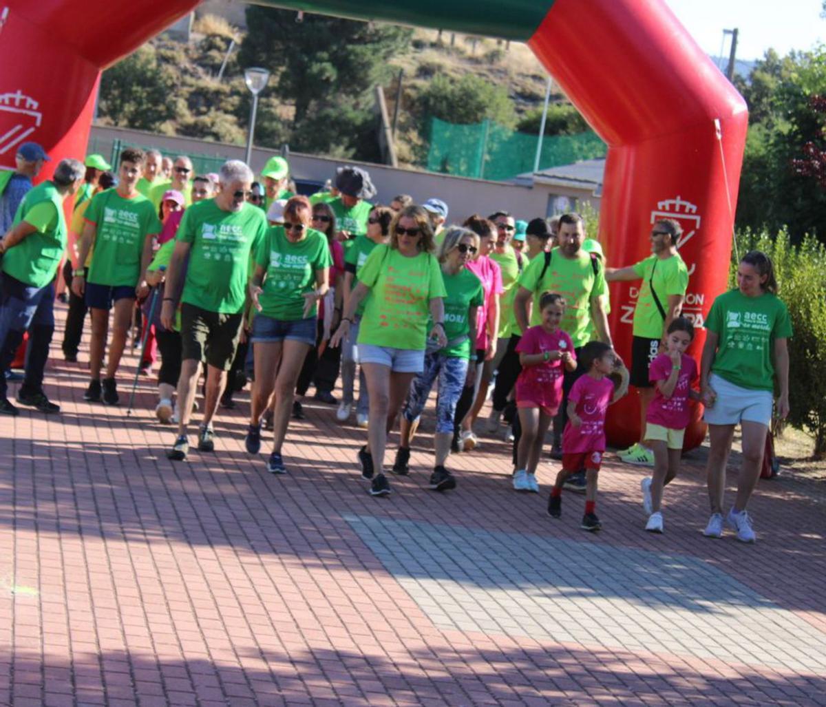 La marcha sanabresa contra el cáncer homenajea a Ismael Sotillo San Román