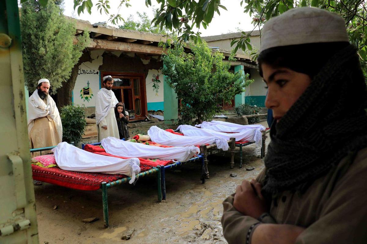 Prop de mil morts en un terratrèmol a l’Afganistan i el Pakistan