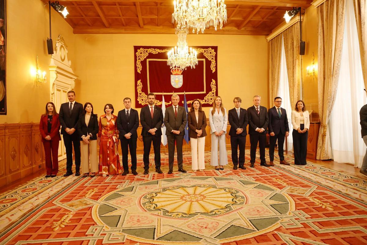 Foto del nuevo gobierno de la Xunta tras la salida de Alfonso Villares tras una denuncia por agresión sexual.