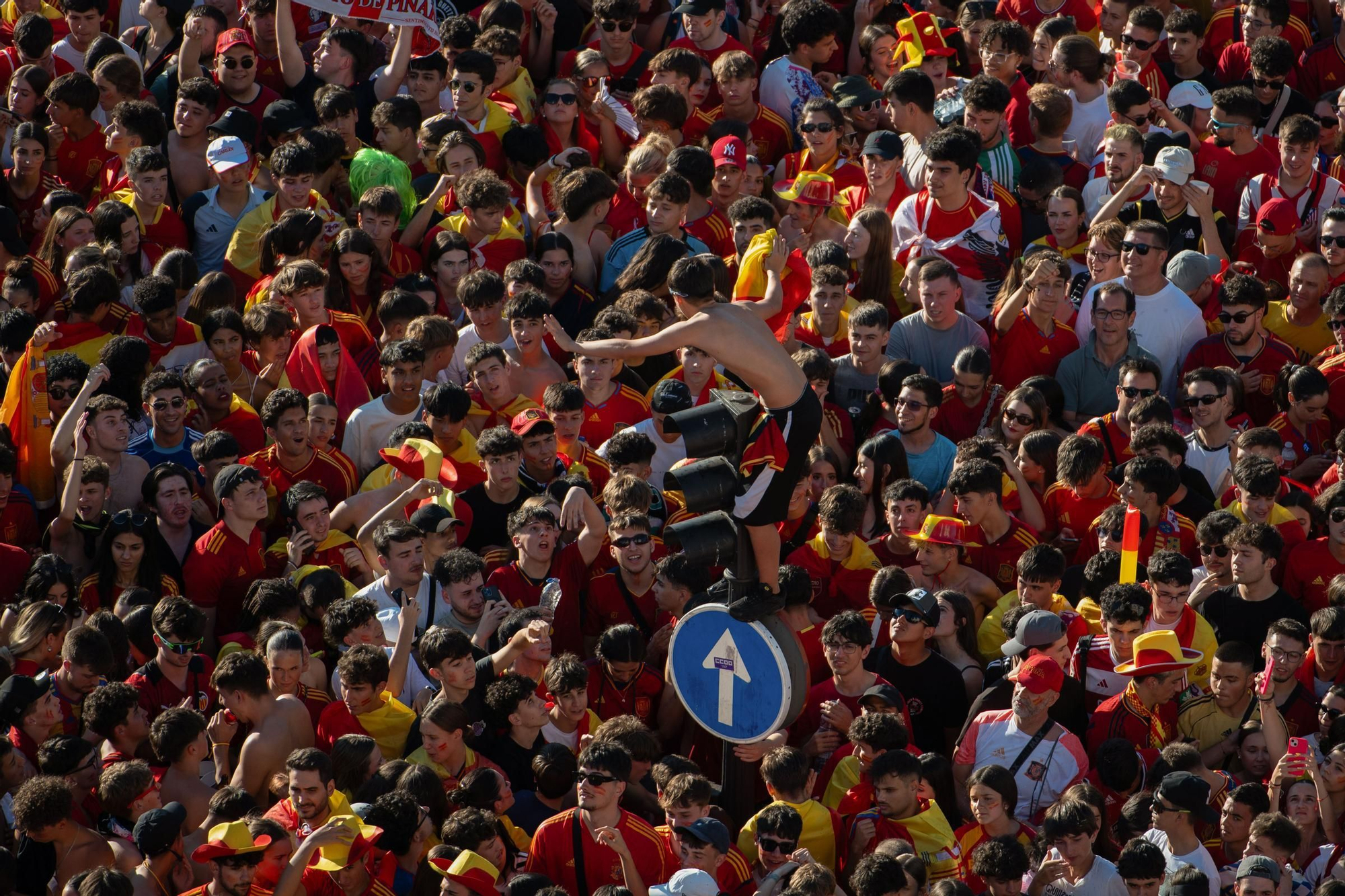 Imatges de la celebració a Cibeles i de les recepcions a la Moncloa i la Zarzuela