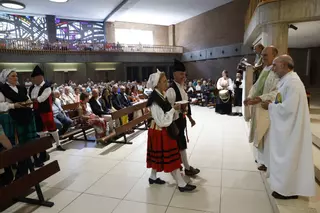 La misa por Begoña con los Carmelitas, en imágenes