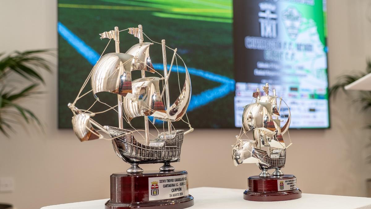 Imagen del trofeo Carabela de Plata Juvenil.
