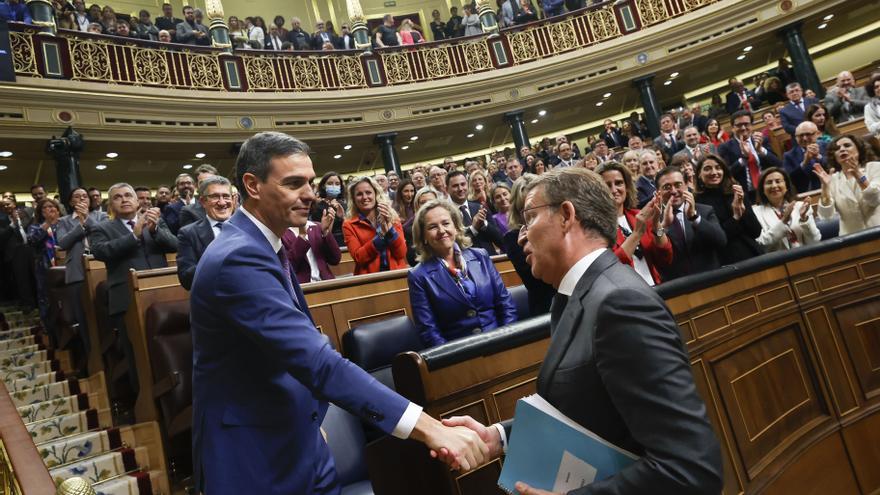 Las imágenes de la segunda jornada de la investidura de Sánchez en el Congreso