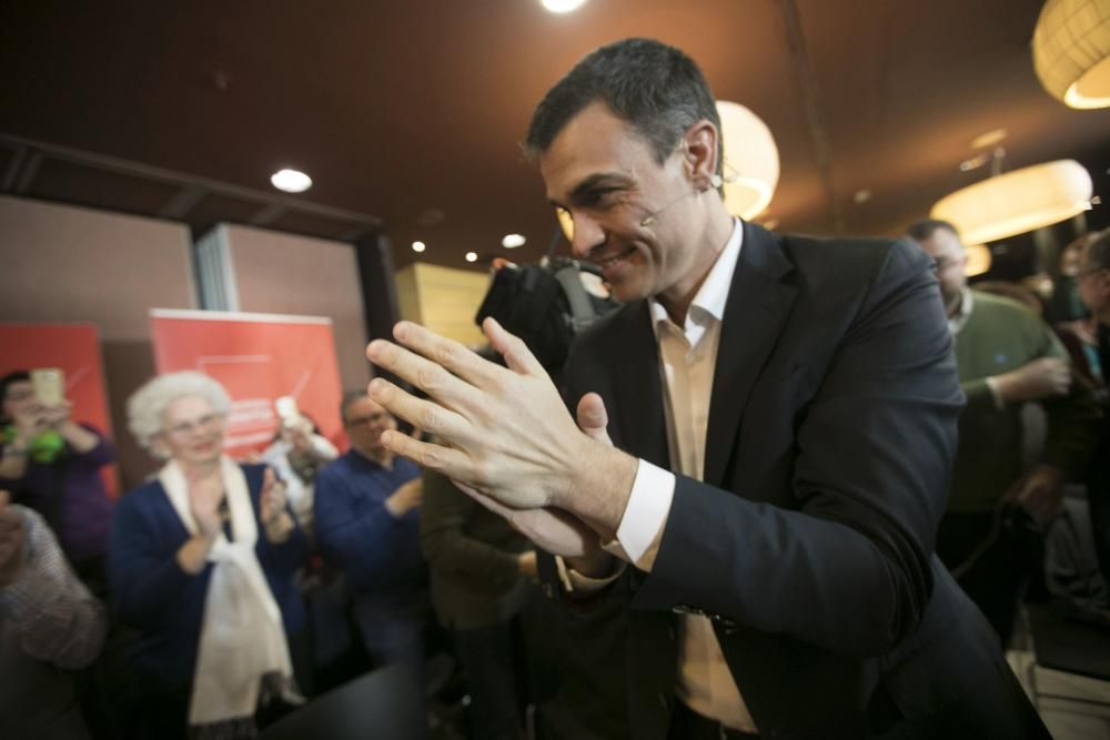 Asamblea con Pedro Sánchez en Oviedo